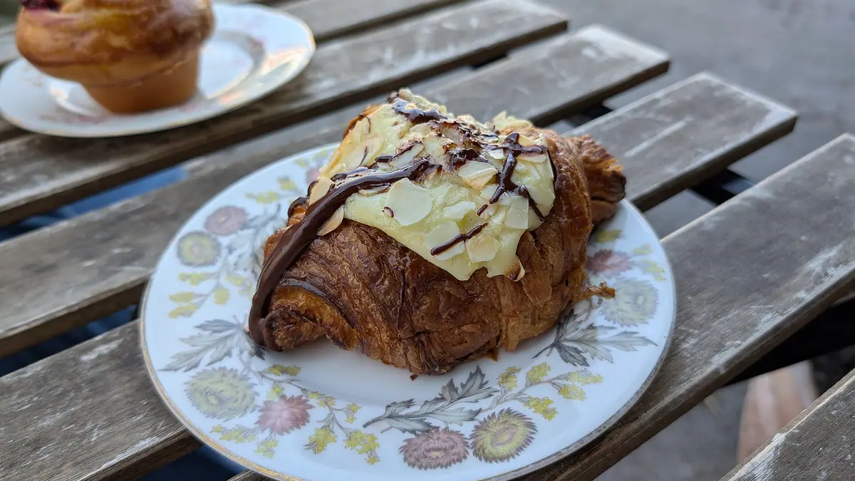 Isaac Simeon Artisan Patisserie – patisserie in Conwy town centre